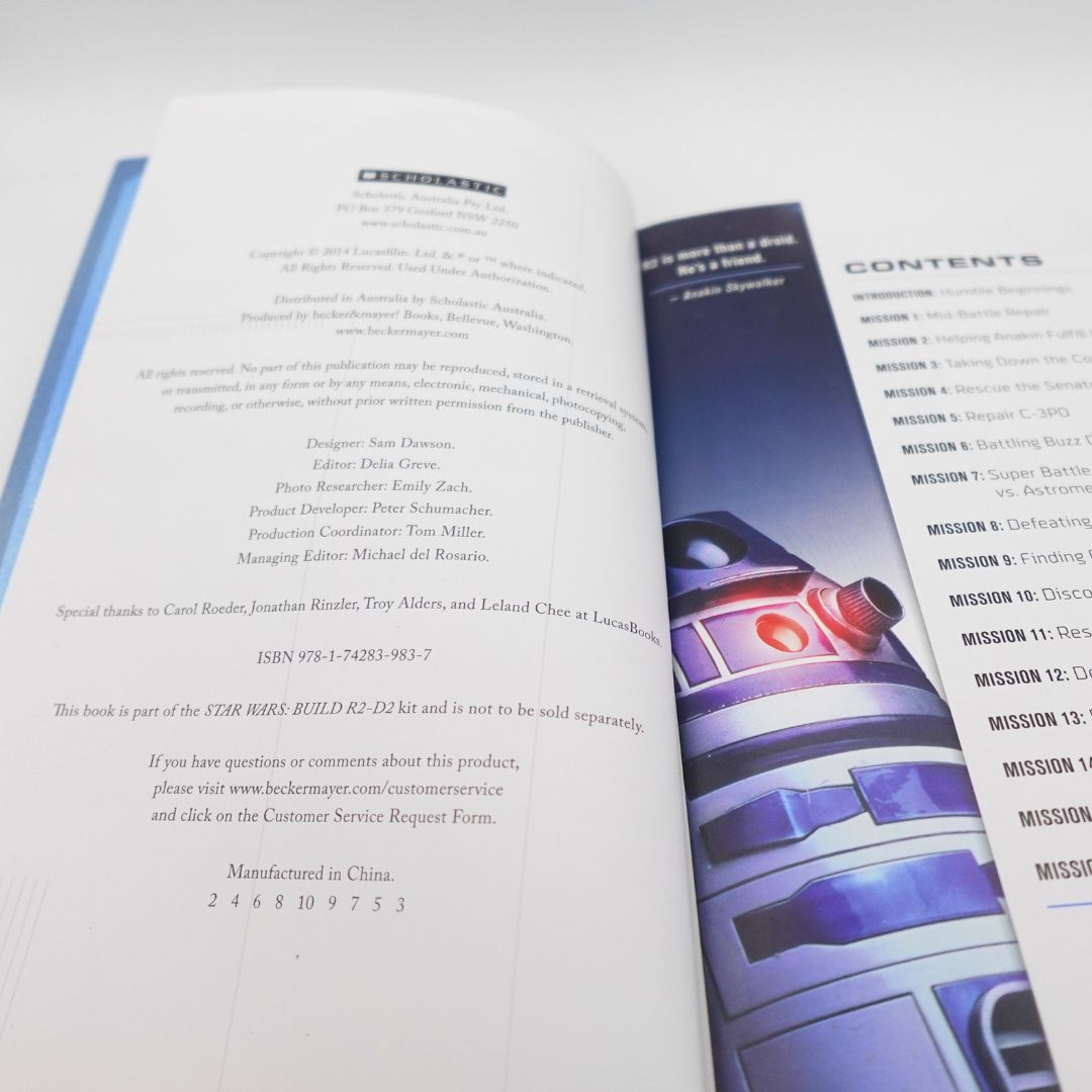 2014 Star Wars R2-D2 Galactic Hero Book