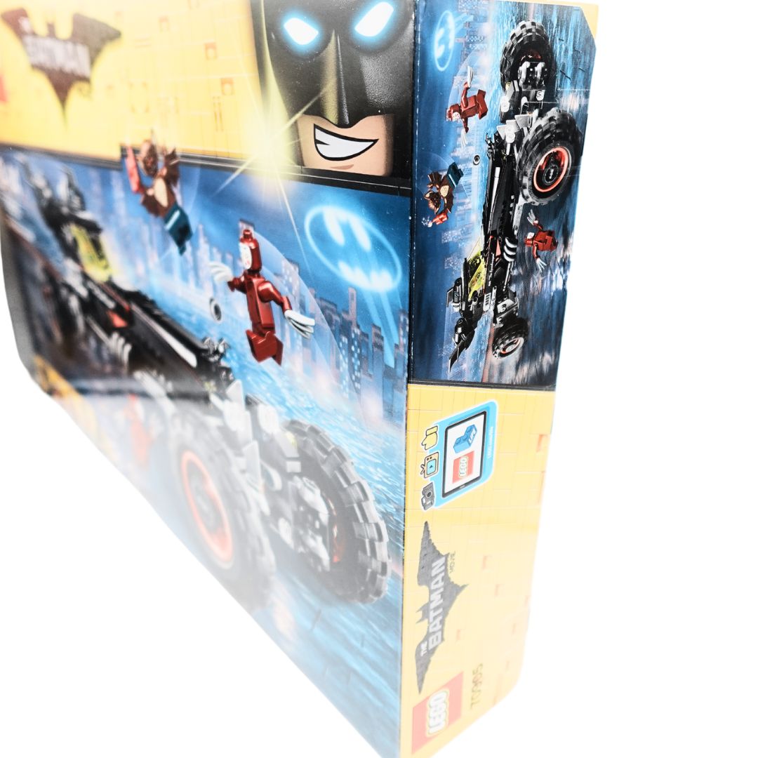 Close up of minor wear on the LEGO The Batman Movie lego box