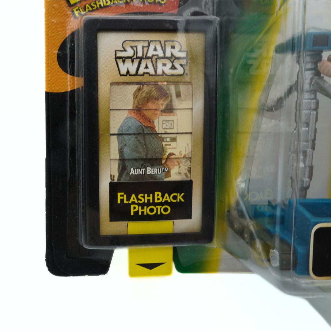 Flashback photo card of Aunt Beru and Shmi Skywalker from a 1998 Star Wars figurine