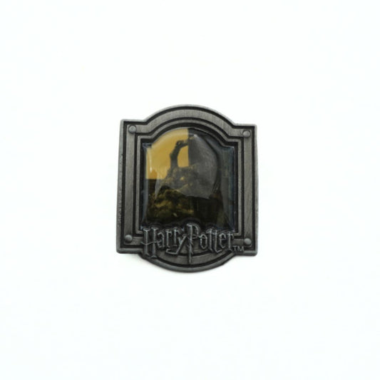 Harry Potter-themed badge with a dark background and 'Harry Potter' branding.