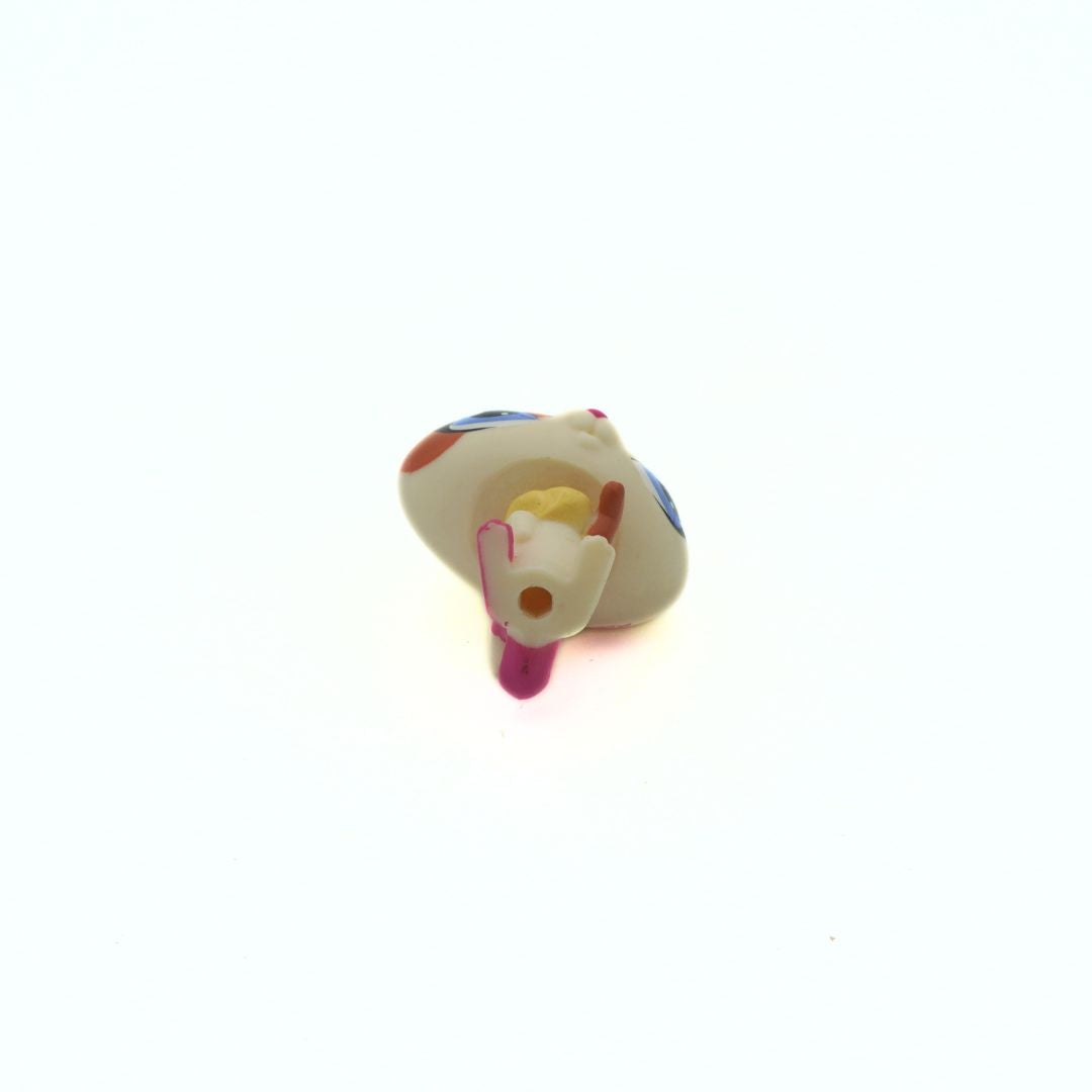 Small beige cat figurine from Littlest Pet Shops