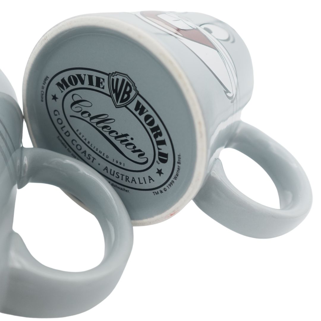 Marks to the underside of a vintage 1999 Bugs Bunny mug