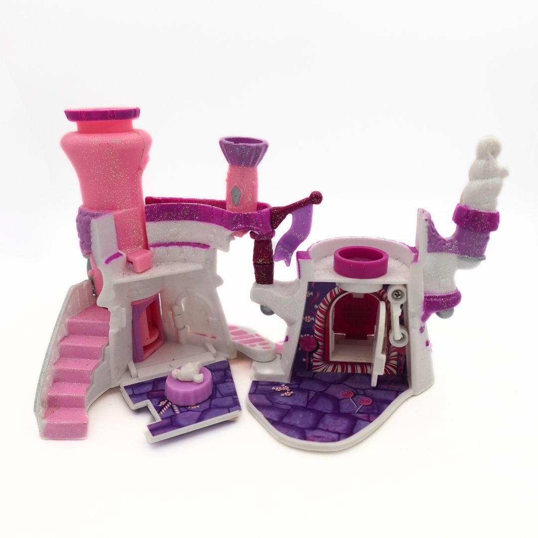 Photo of the inside of a 1997 Trendmasters Peppermint Tea Castle with a purple, white and pink colour palette