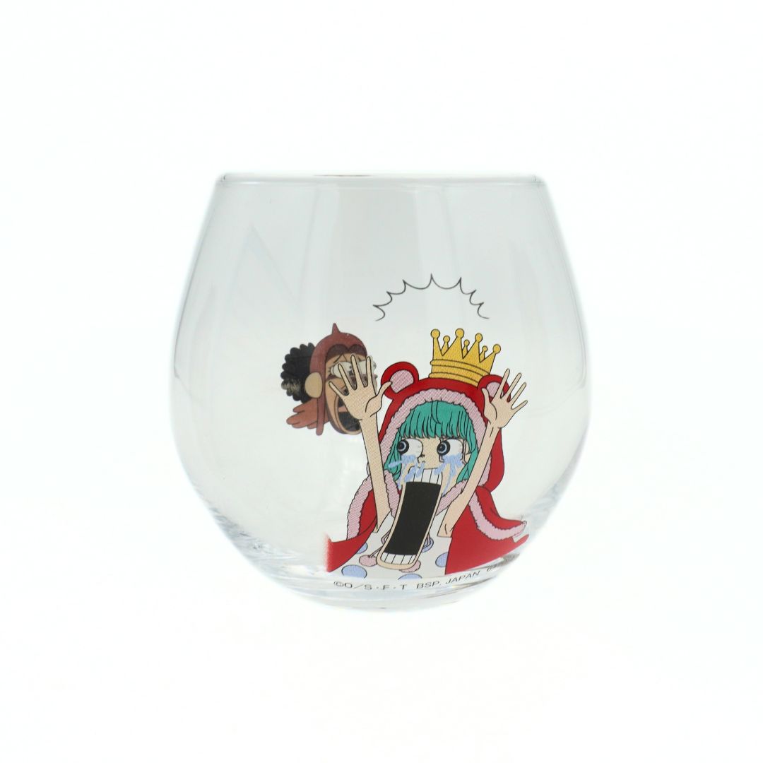 A One Piece glass featuring Usopp and Sugar screaming