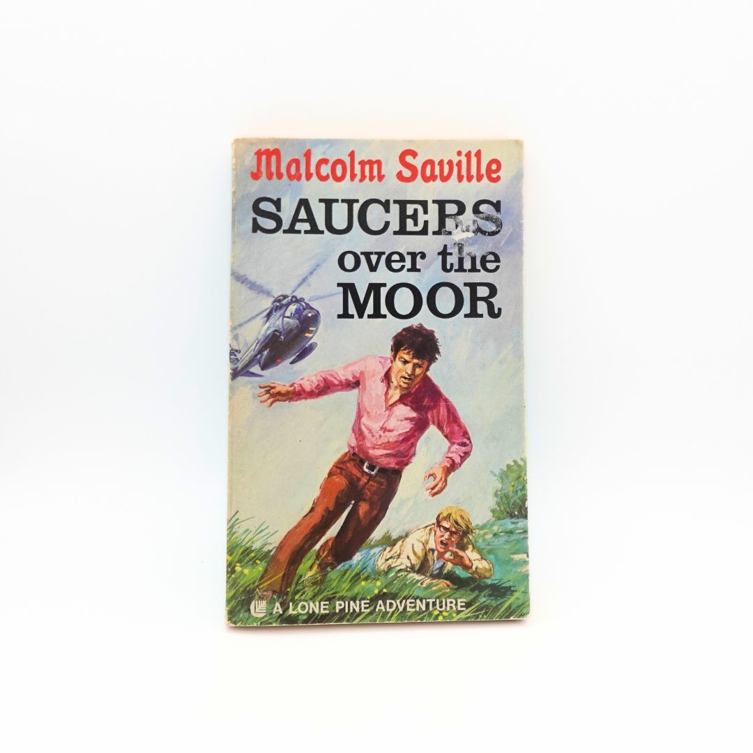 70s Saucers Over the Moor by Malcolm Saville