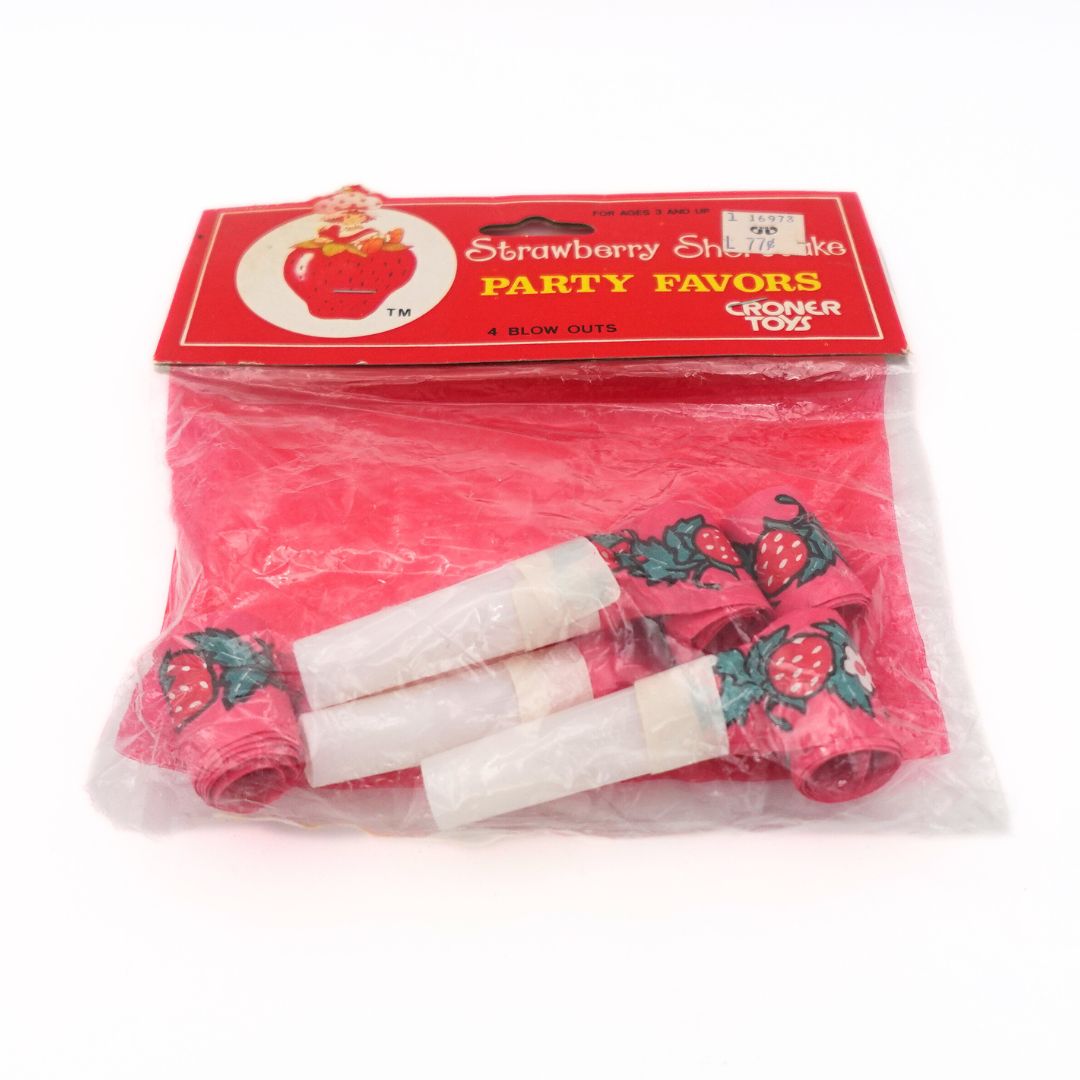 1981 Strawberry Shortcake Party Favours