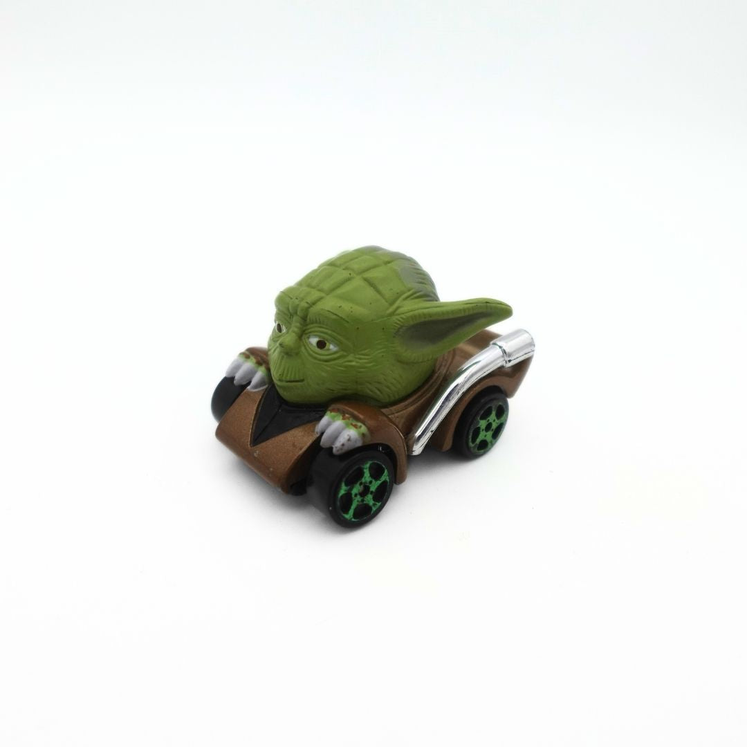 Disney Parks Racers Star Wars Yoda 1/64 Die Cast Car