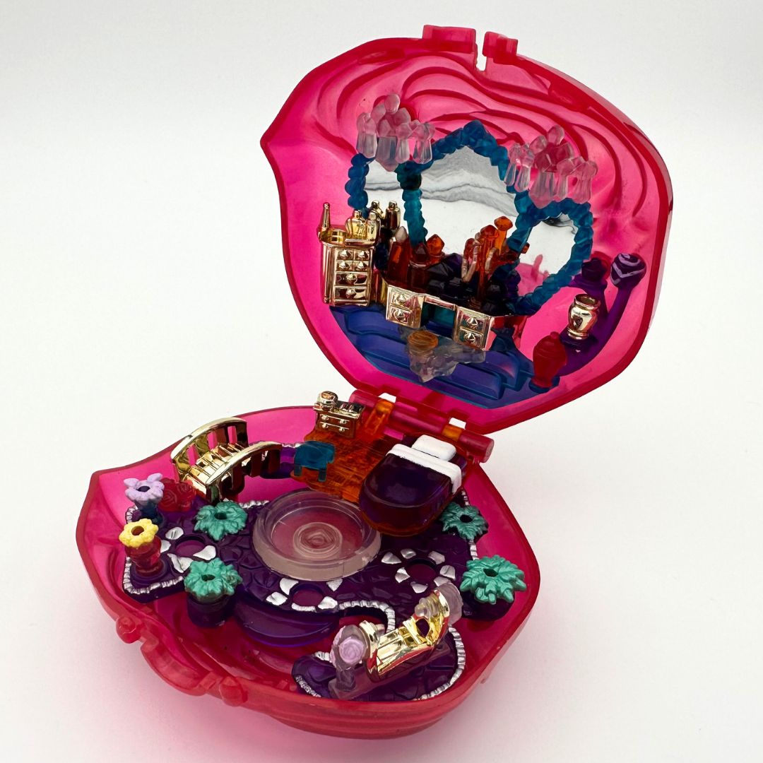 Interior of the 1996 Polly Pocket Sweet Rose playset