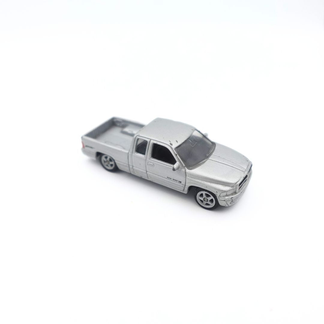 Welly RAM 1500 Silver Diecast Car