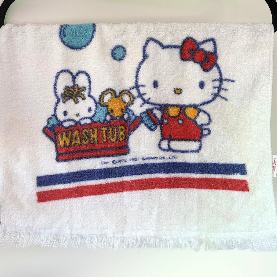 Hello Kitty Sanrio small vintage white towel with fringed edge