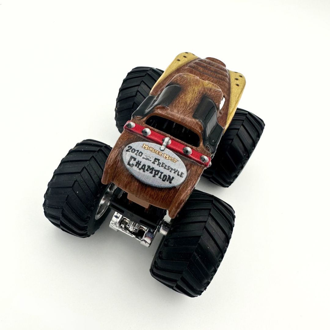 2010 Hot Wheels Freestyle Champion Monster Mutt Car