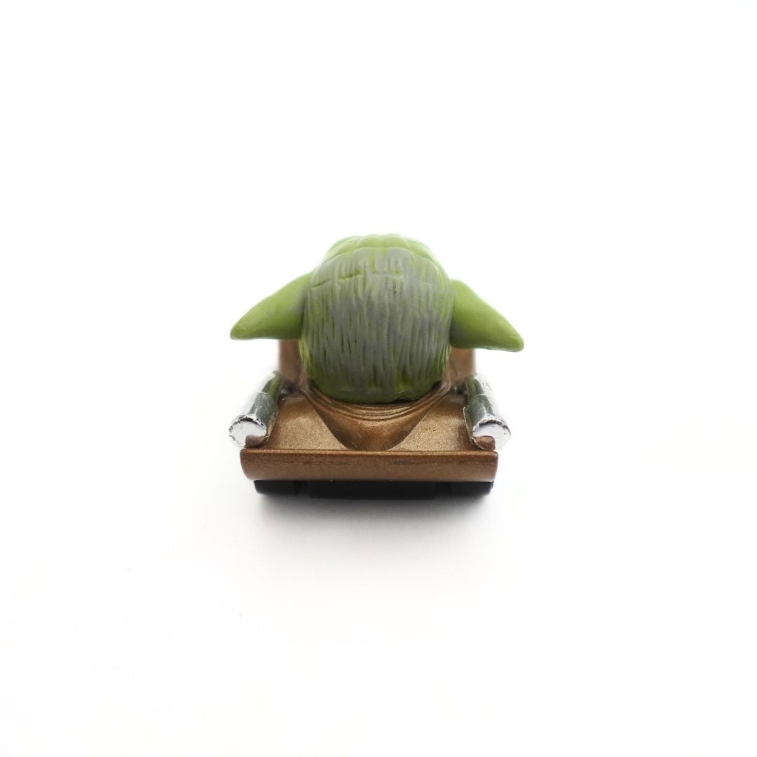 Disney Parks Racers Star Wars Yoda 1/64 Die Cast Car