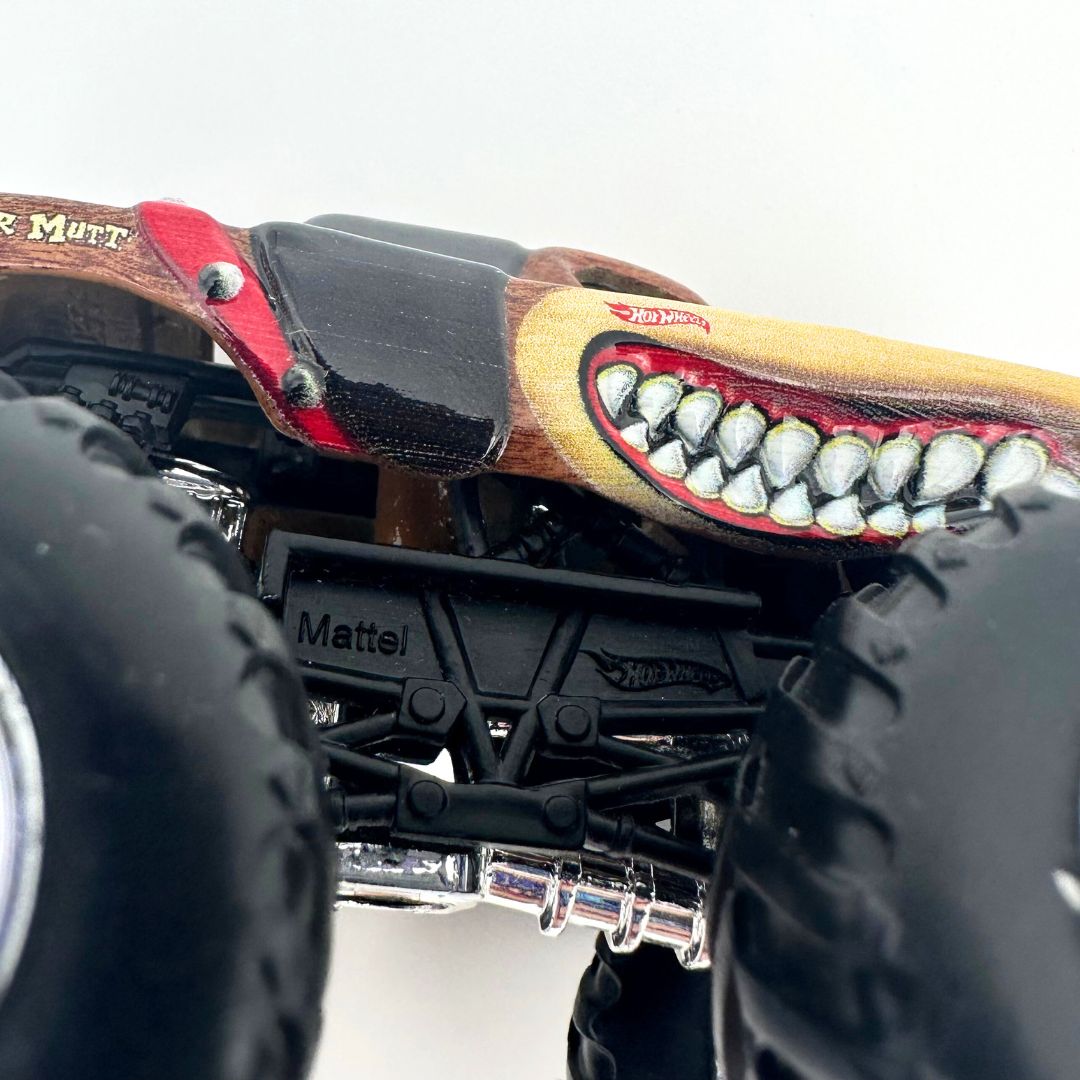 2010 Hot Wheels Freestyle Champion Monster Mutt Car