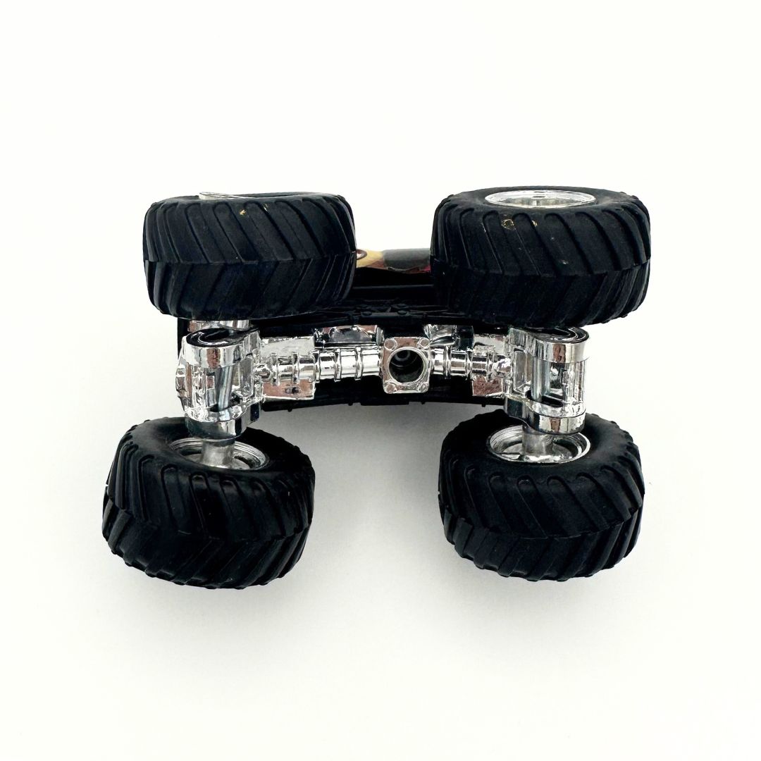 2010 Hot Wheels Freestyle Champion Monster Mutt Car