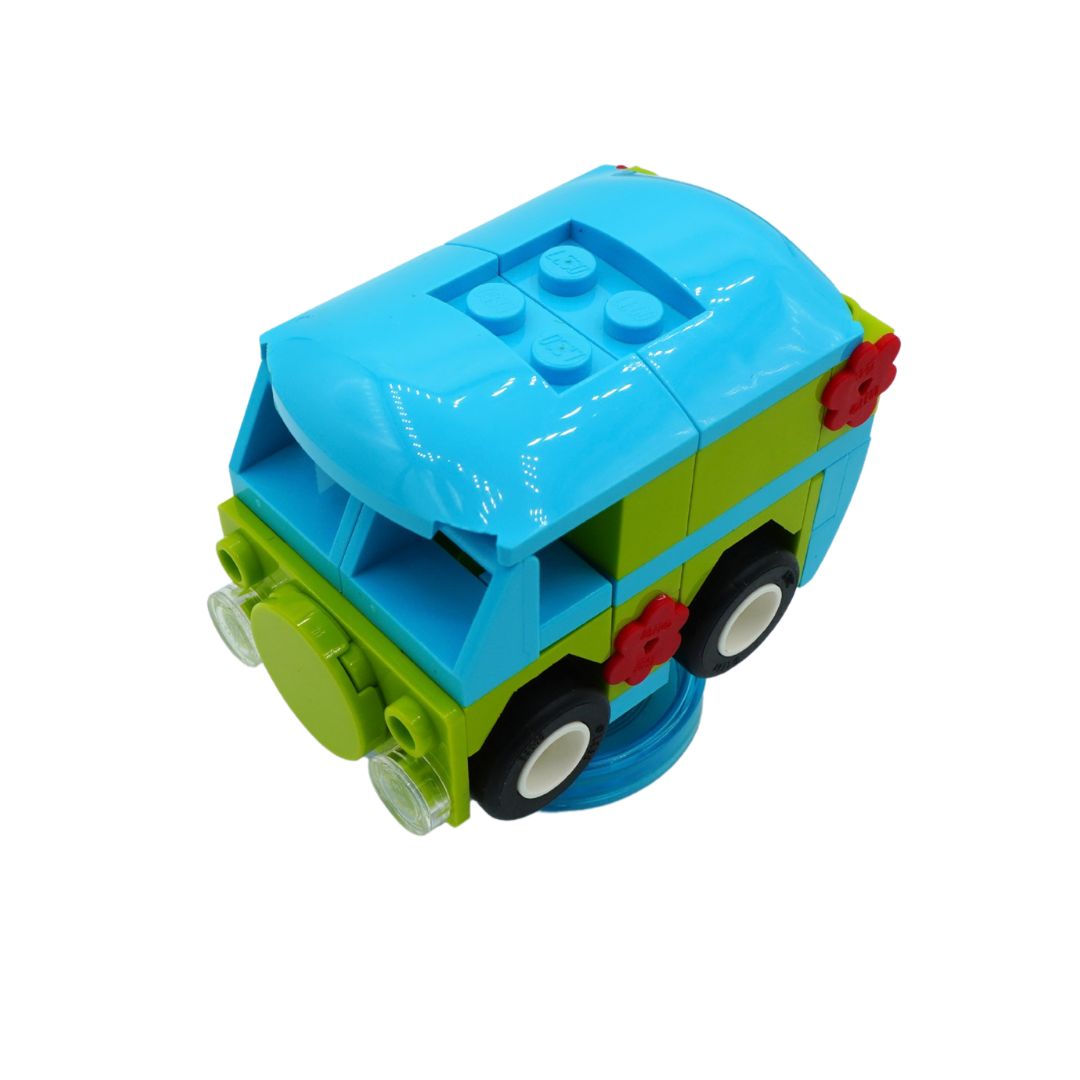 Lego Dimensions 71206 Scooby Doo blue and green mystery machine on a white backdrop