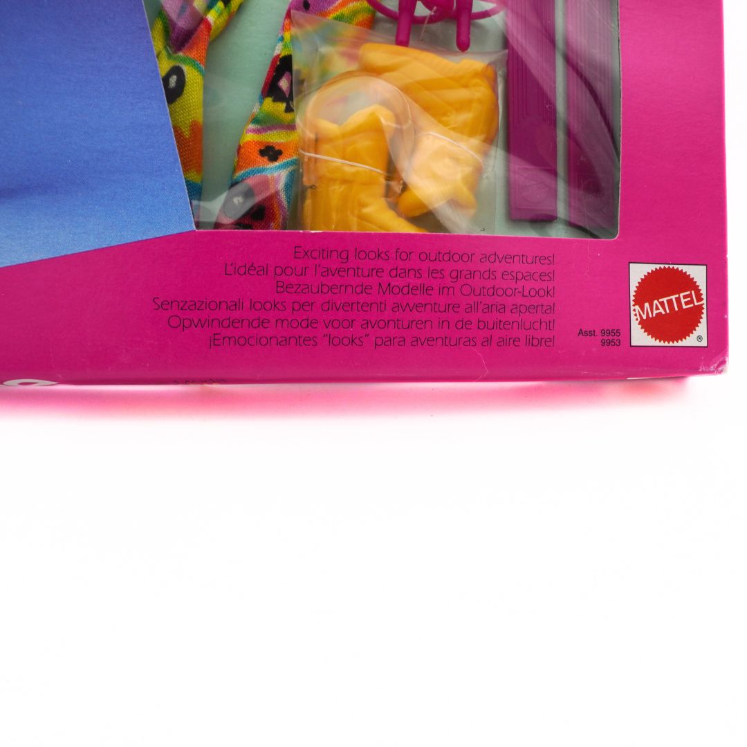Corner of a 1989 Barbie accessory set from Mattel