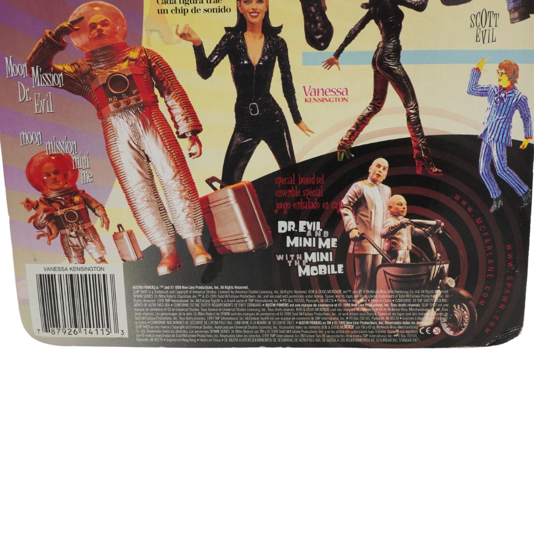 Back of a toy packaging featuring action figures from 'Austin Powers'