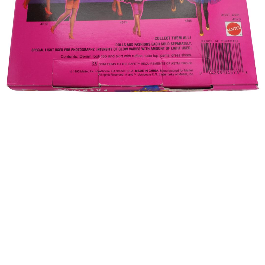Box damage to the bottom of a 1989 Barbie accessory pack