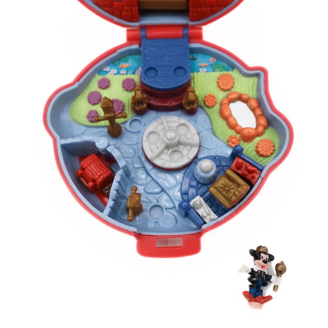 Close up of the bottom half of a 1995 playset with Mickey and Minnie Mouse