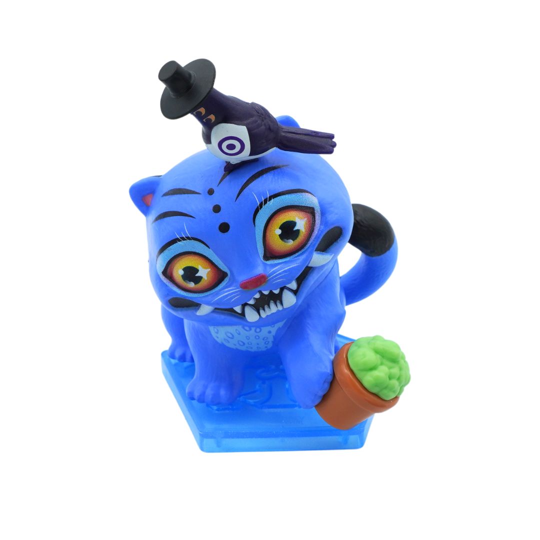 The blue tiger Derpy and the magpie Sussie from K-Pop Demon Hunters photographed against a white background
