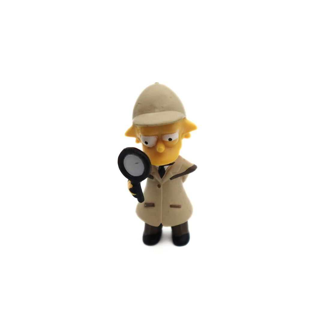 Front on image of the 2006 The Simpsons Lisa Simpson as a detective figure