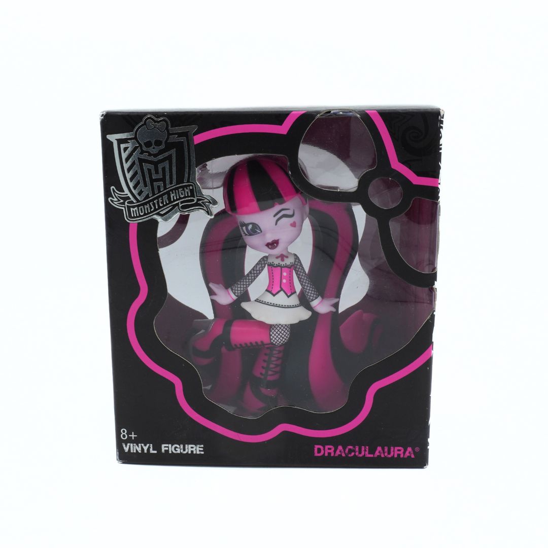 Monster High Draculaura vinyl figure packaging on a white background