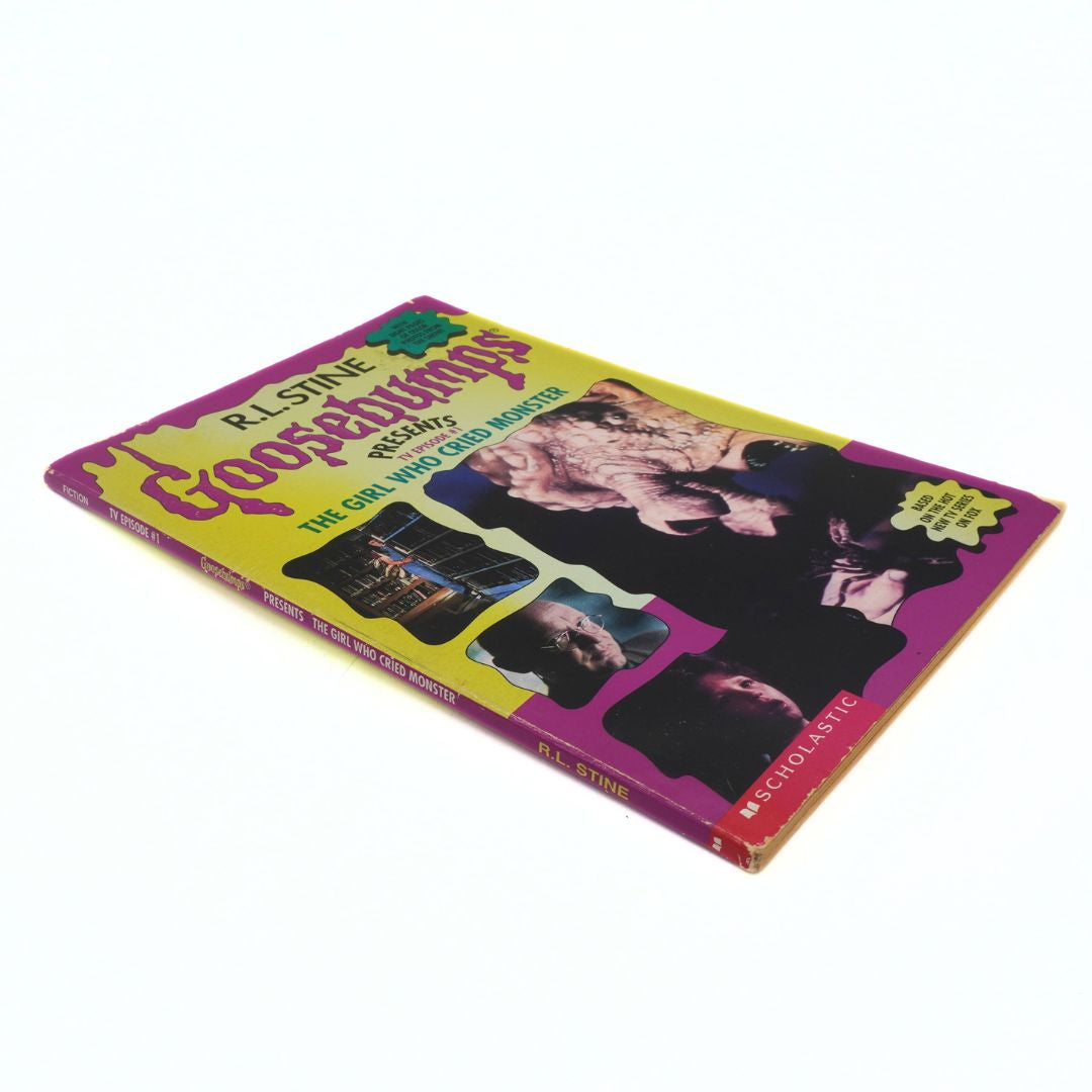 Book cover of 'Goosebumps' series with a purple and yellow design on a white background