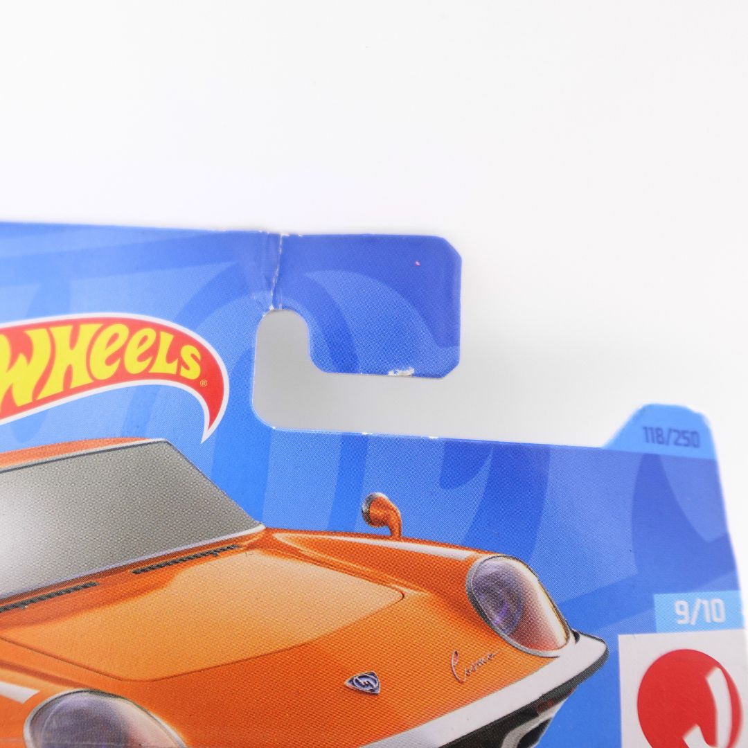 Close up of creasing to the cardback on a 2023 Hot Wheels release