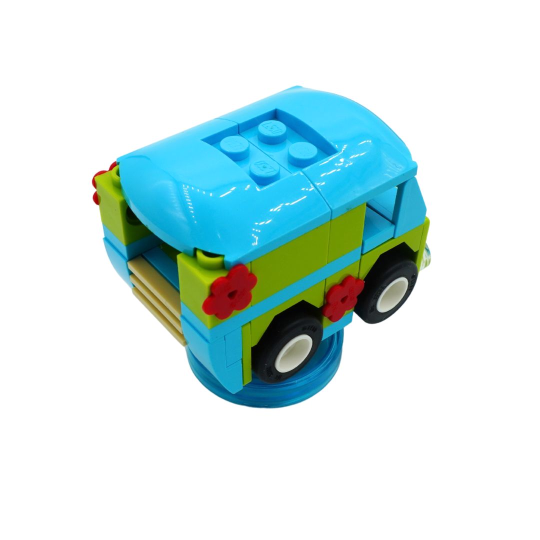 Lego Dimensions 71206 Scooby Doo blue and green mystery machine on a white backdrop