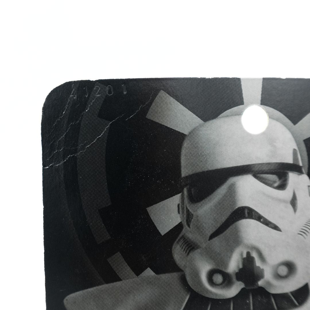 Photo of the creasing on the corner of the 2004 Silver Sandtrooper cardback