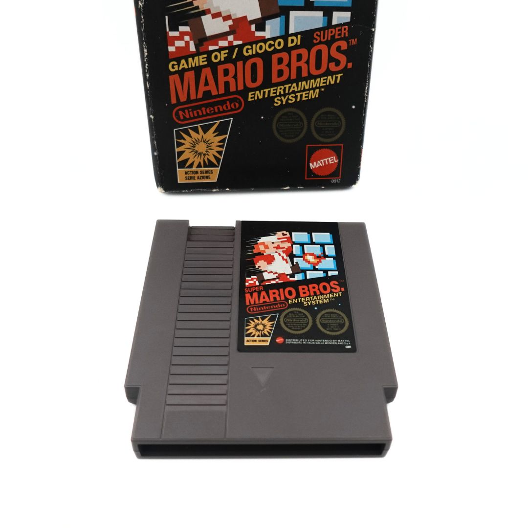 Grey NES game cartridge of the Italian edition of Super Mario Bros