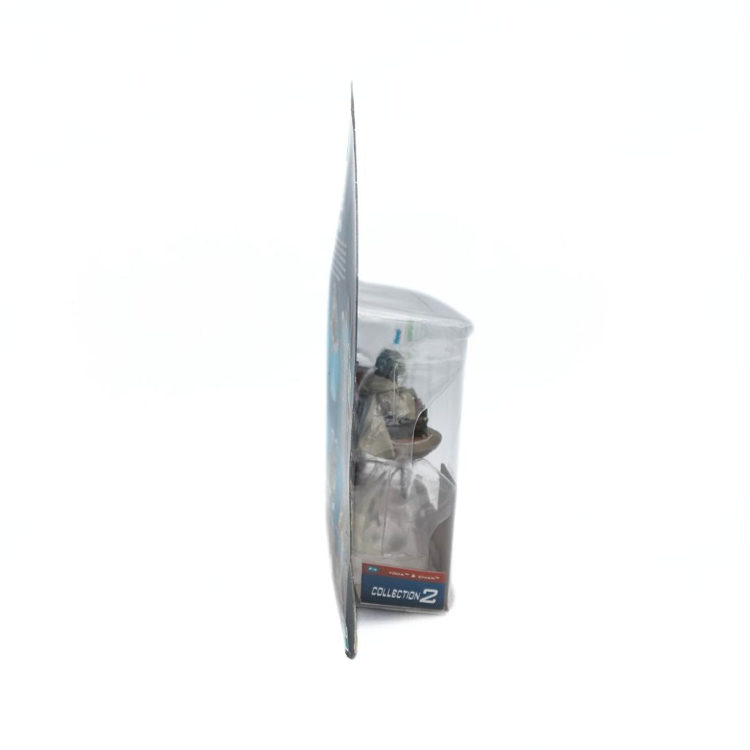 Side on photo of the Yoda and Chain 2002 Star Wars toy packaging